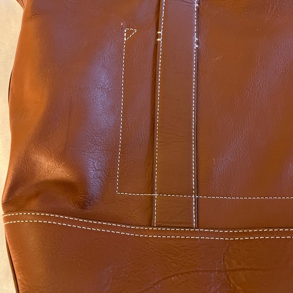 Great condition! Medium Montauk Tote in Rich Oak & $60 adjustable strap - Picture 3 of 16